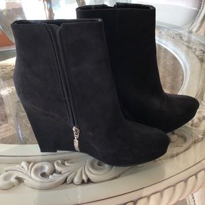 Guess black boots